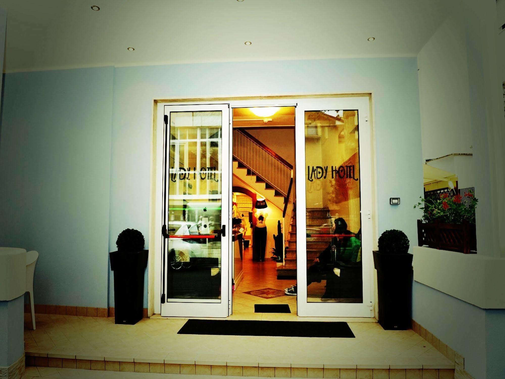 Hotel Lady Rimini Kültér fotó