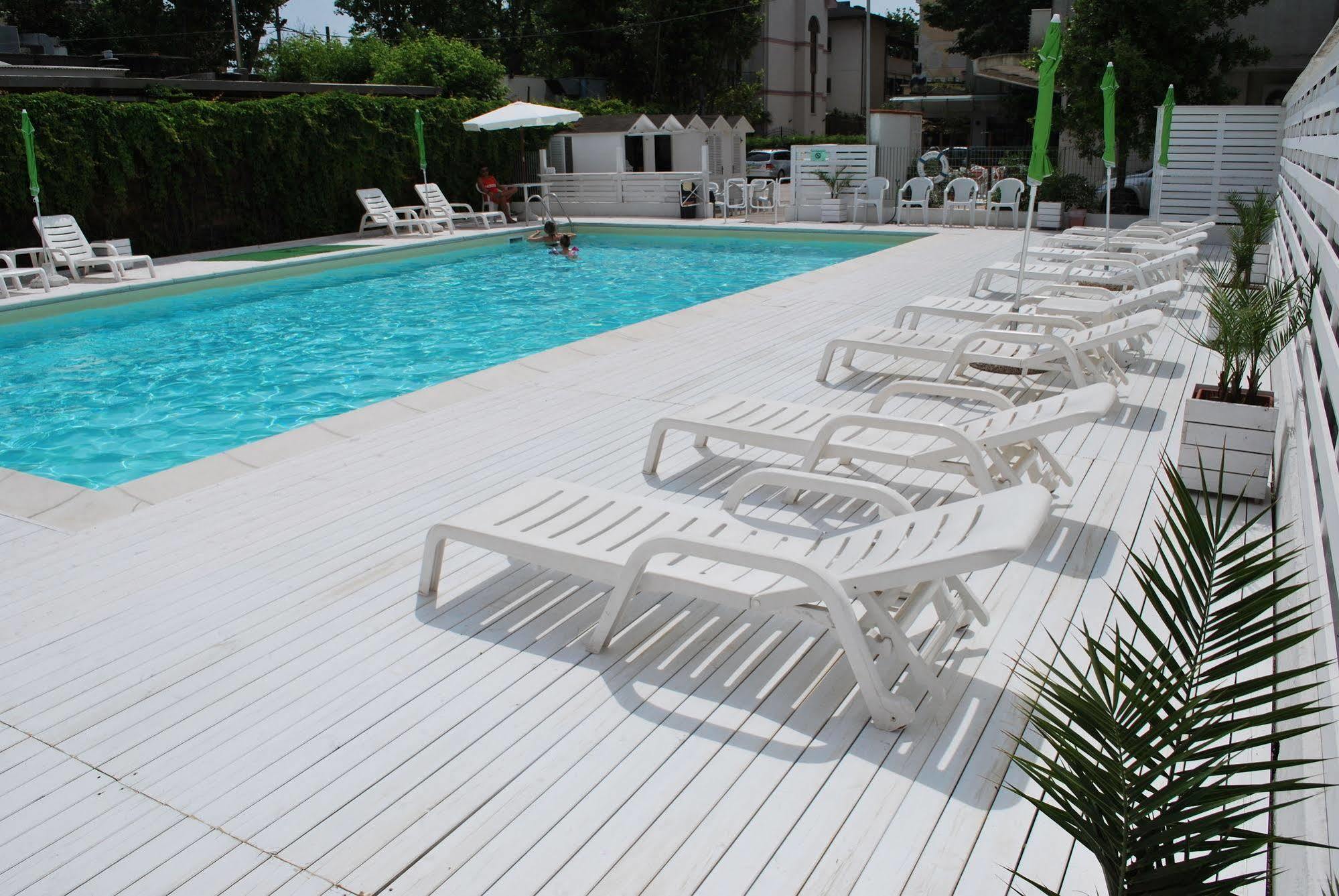 Hotel Lady Rimini Kültér fotó